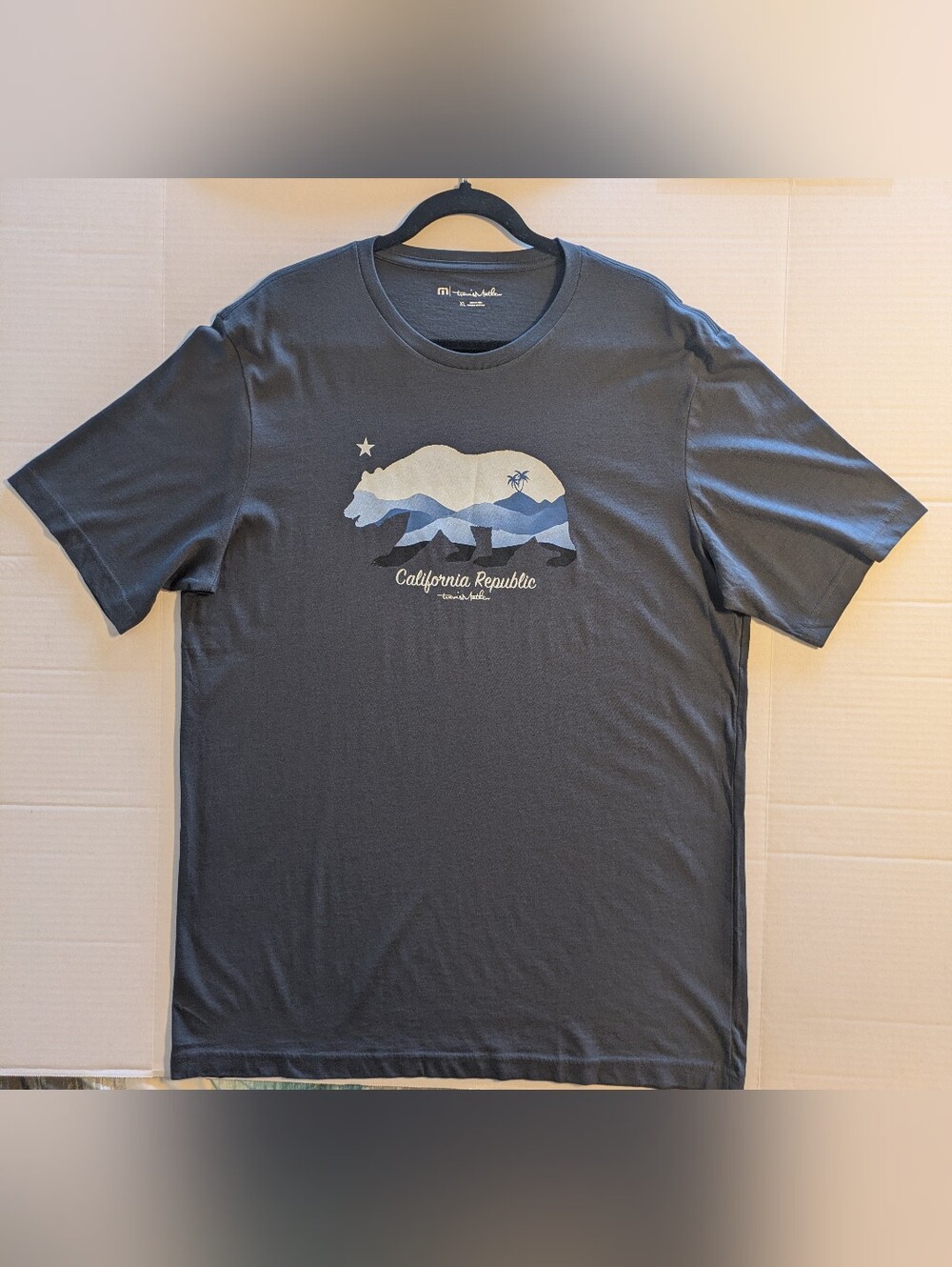 Travis Mathew California Republic Men's Graphic T-Shirt - Charcoal- XL (NWOT)